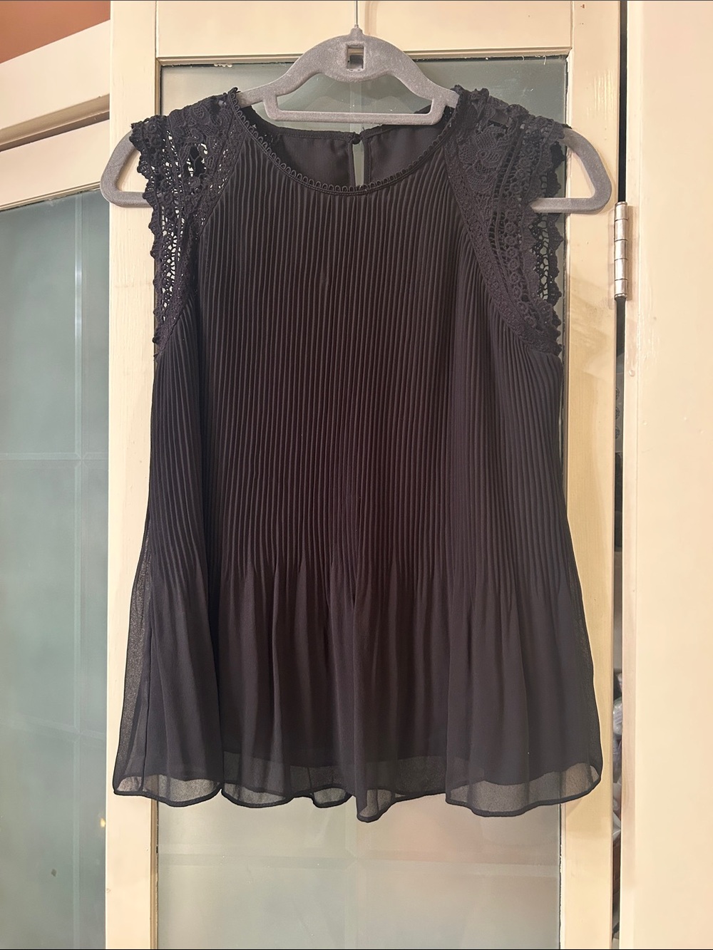 Sleeveless Pleated Lace Yoke Top in Black